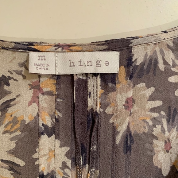 Cute Hinge Brand Semi Sheer Floral Top - Picture 2 of 3